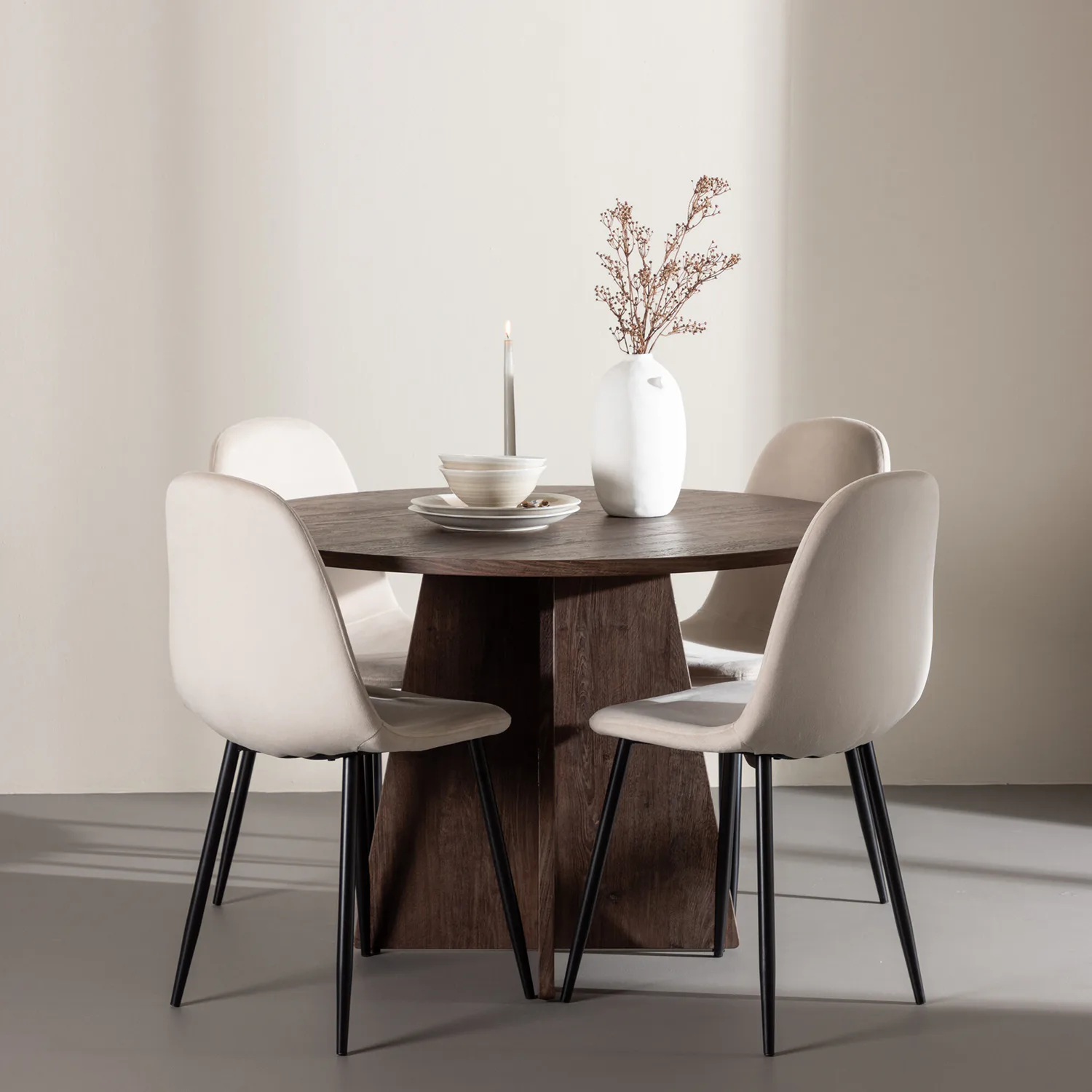 Matgrupp Venture Home Bootcut Ø110 med 4 st Polar Stolar Sammet