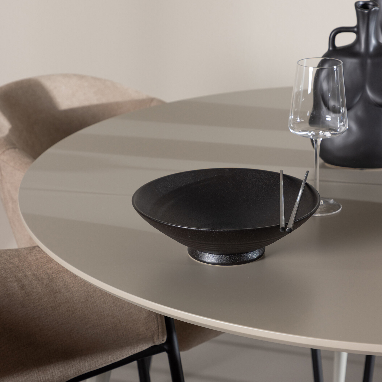 Matgrupp Venture Home Plaza Ø120 med 4 st Evelina Stolar