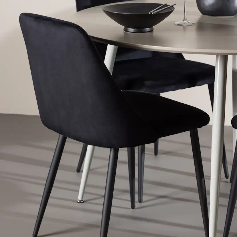 Matgrupp Venture Home Plaza Ø120 med 4 st Night Stolar