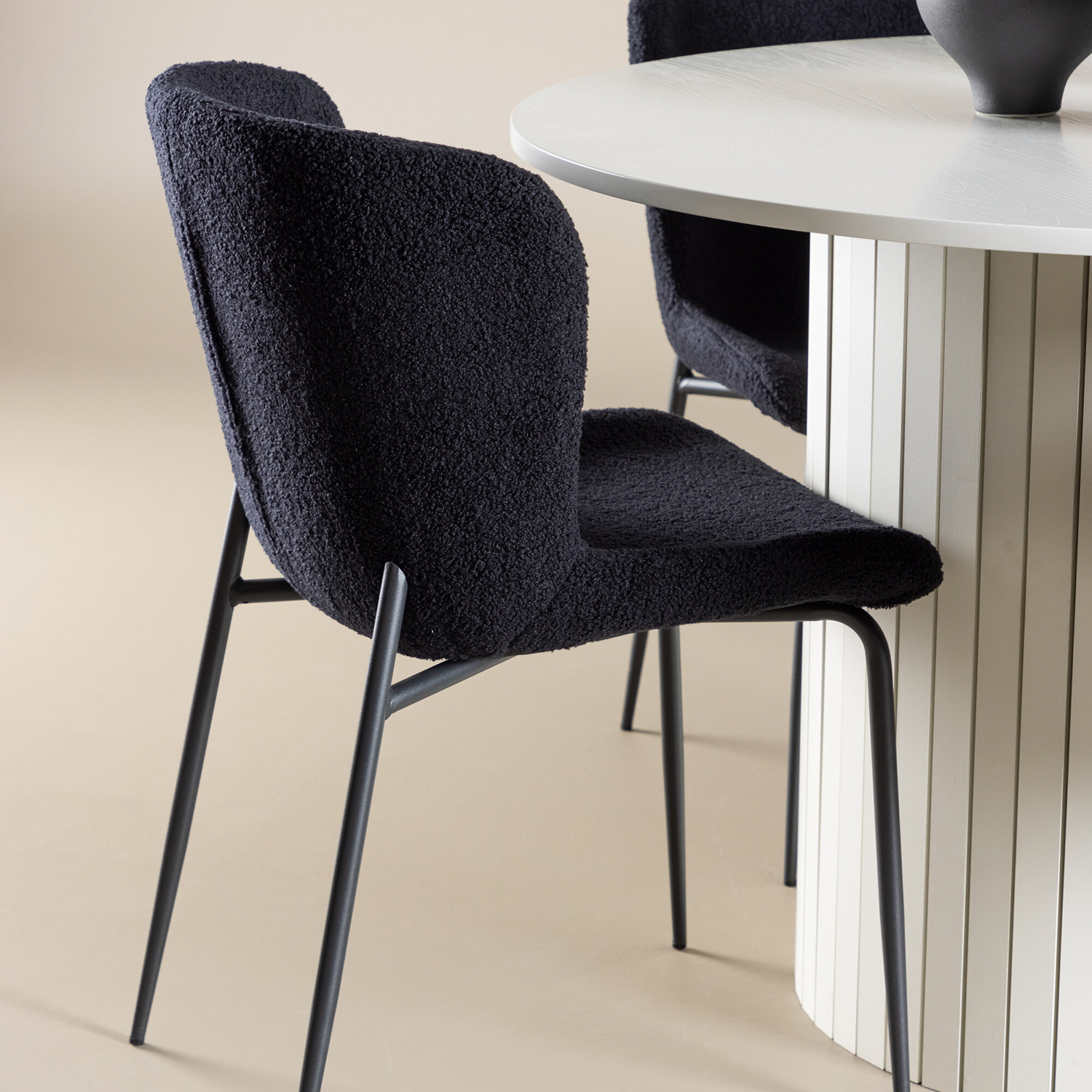 Matgrupp Venture Home Härön Ø110 med 4 st Modesto Stolar