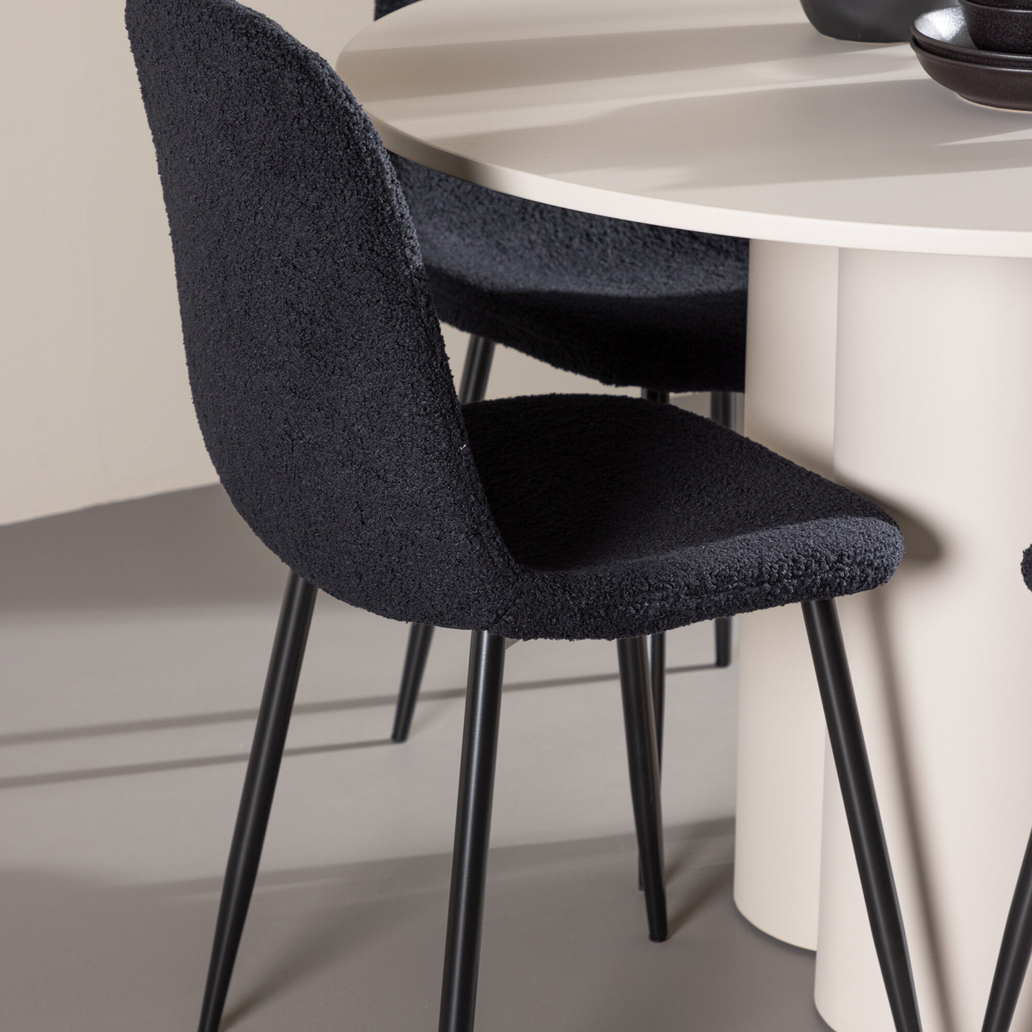 Matgrupp Venture Home Olivia Ø110 med 4 st Polar Stolar Teddy