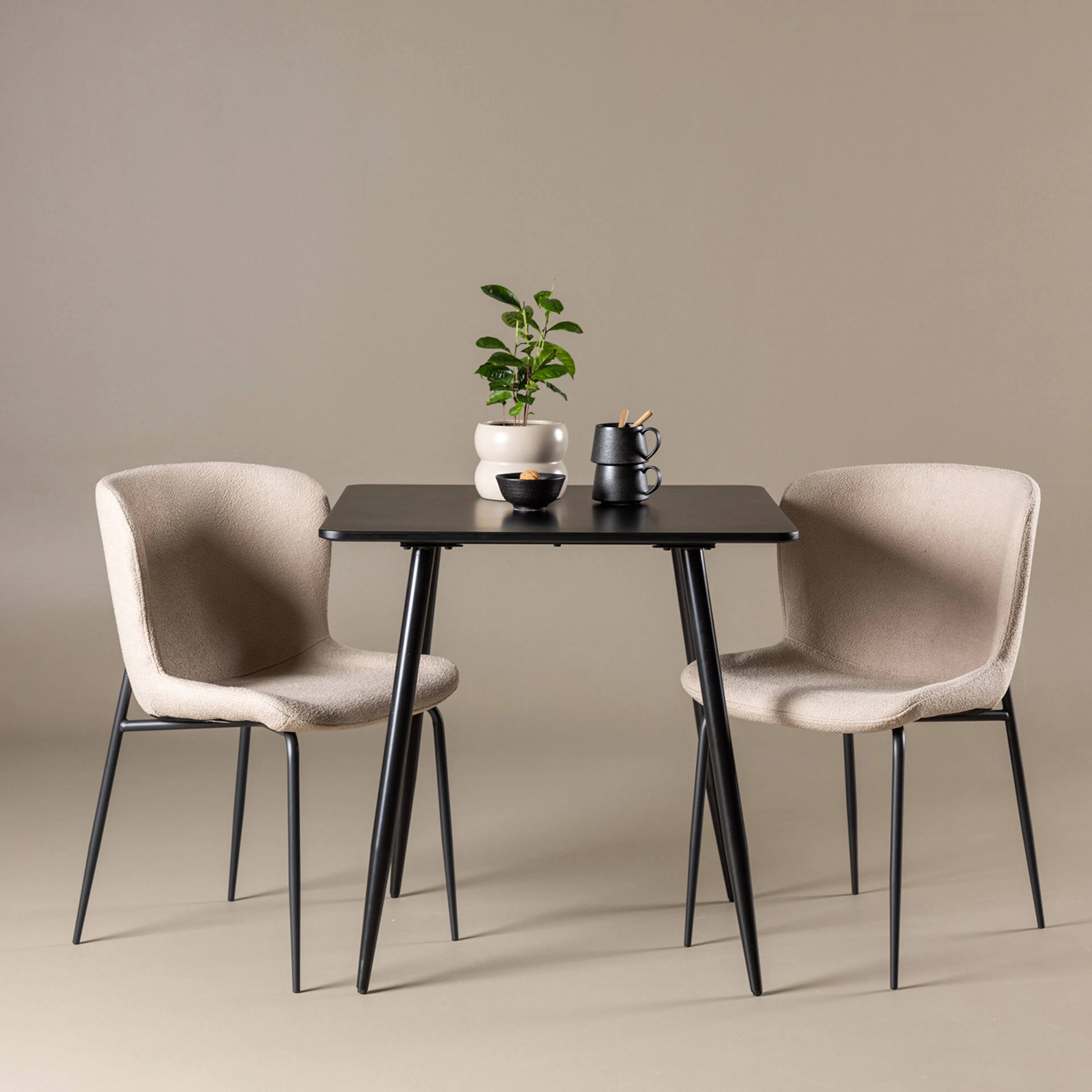 Matgrupp Venture Home Polar 75 med 2 st Modesto Stolar