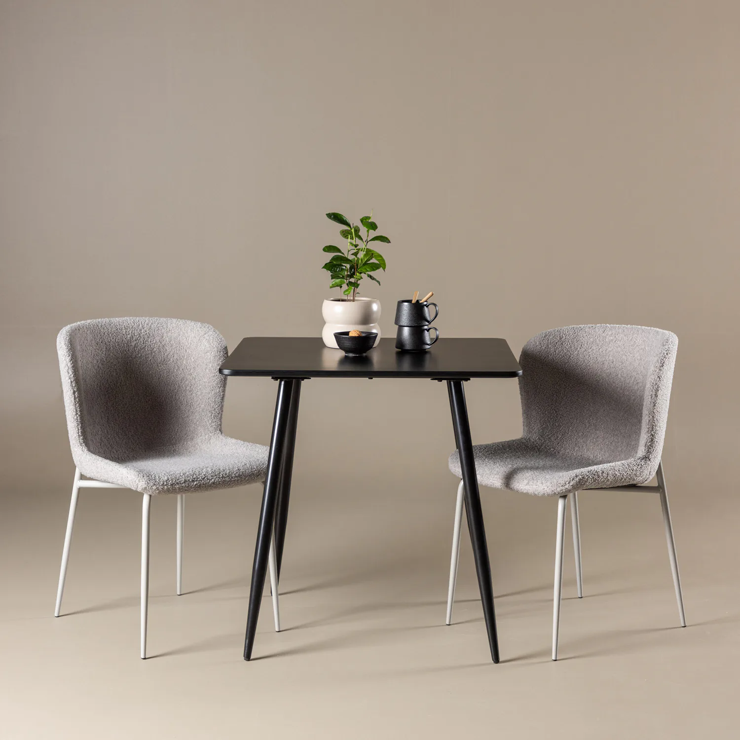 Matgrupp Venture Home Polar 75 med 2 st Modesto Stolar