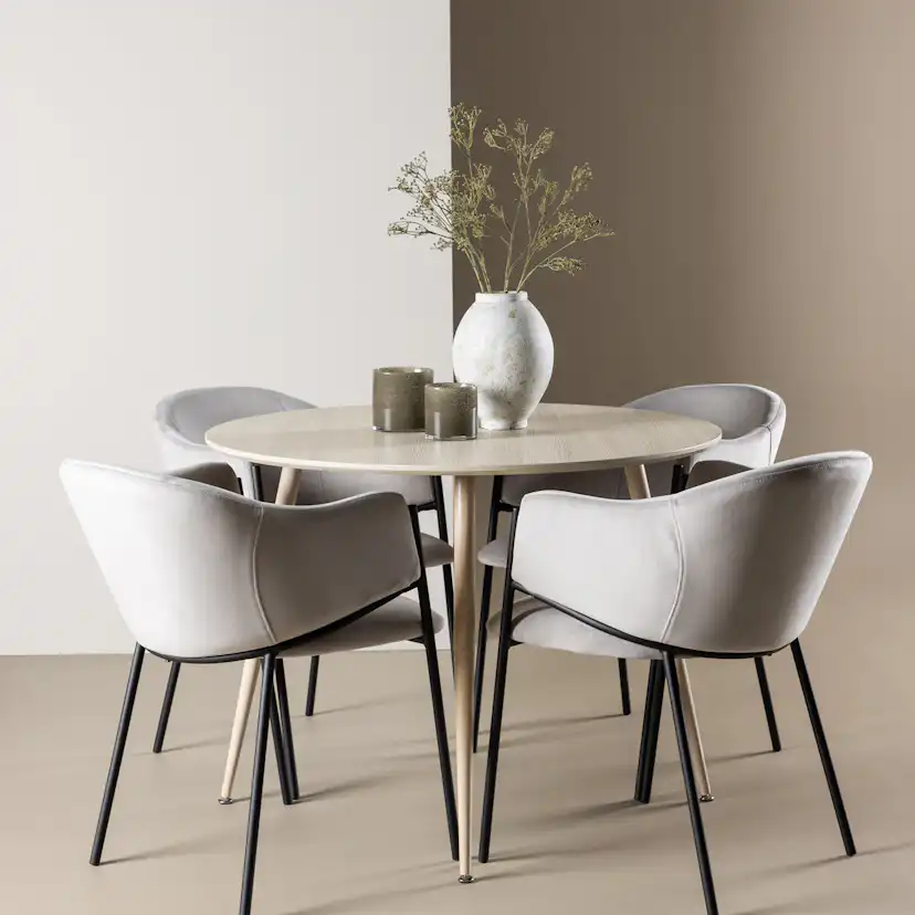 Matgrupp Venture Home Plaza Ø100 med 4 st Evelina Stolar