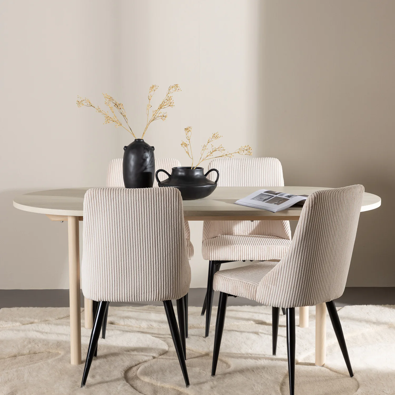 Matgrupp Venture Home Andy 180 med 4 st Leone Stolar