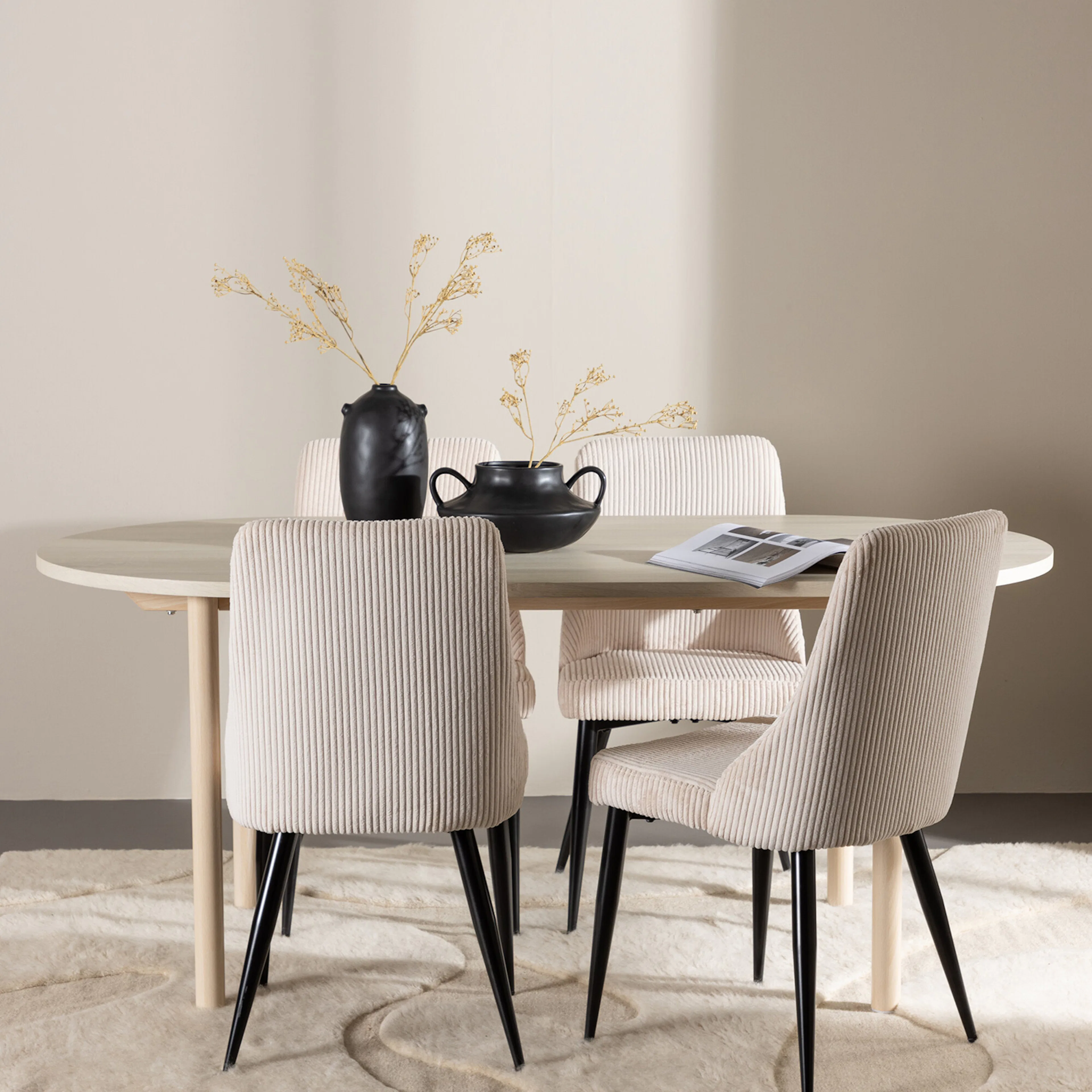 Matgrupp Venture Home Andy 180 med 4 st Leone Stolar