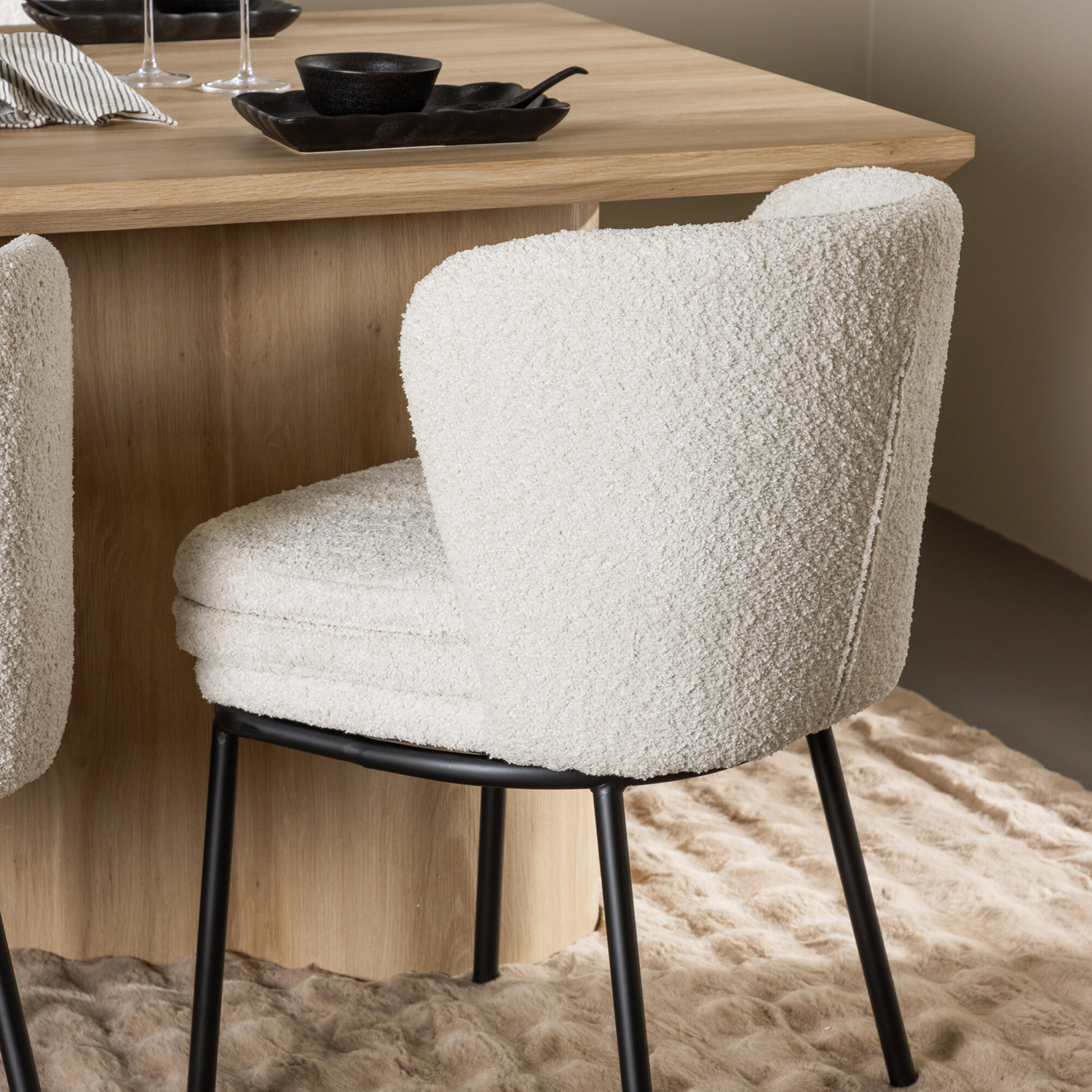 Matgrupp Venture Home Olivia 210 med 6 st Agnes Stolar