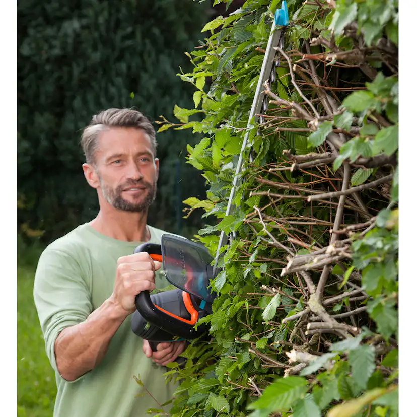 Häcksax Gardena Powercut 700/66