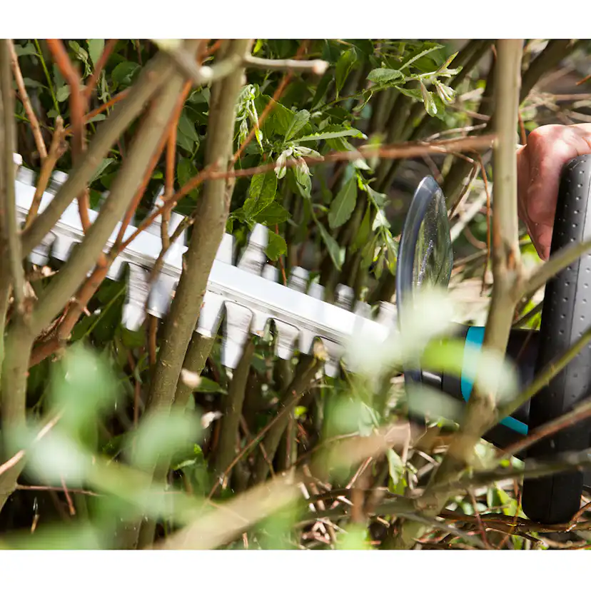 Häcksax Gardena Powercut 700/66