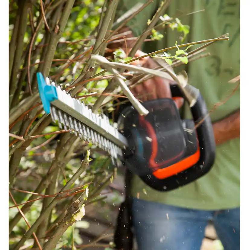 Häcksax Gardena Powercut 700/66