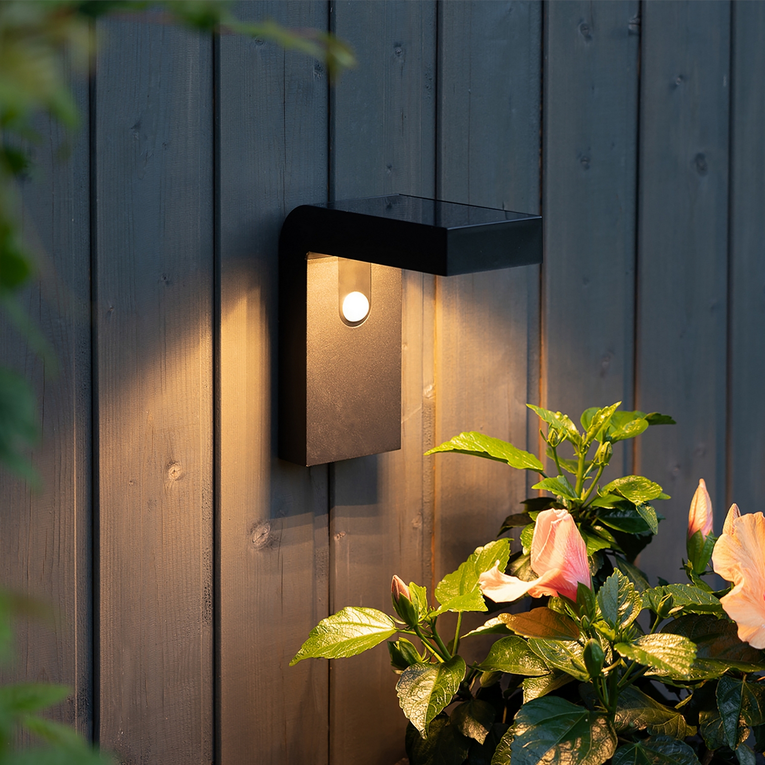 Solcells-vägglykta Star Trading Vici 300/30Lm MotionTwilight