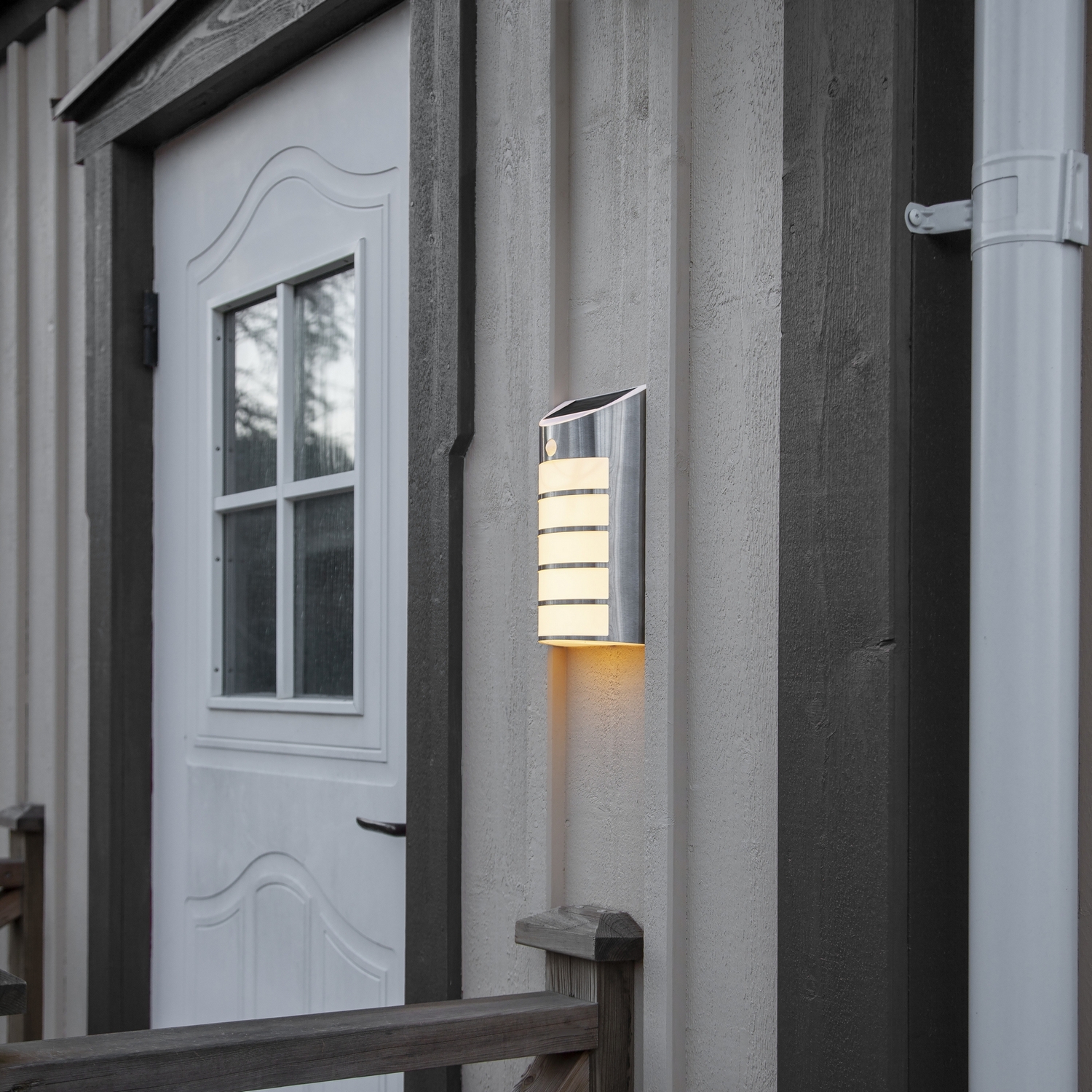 Solcells-vägglykta Star Trading Wally MotionTwilight