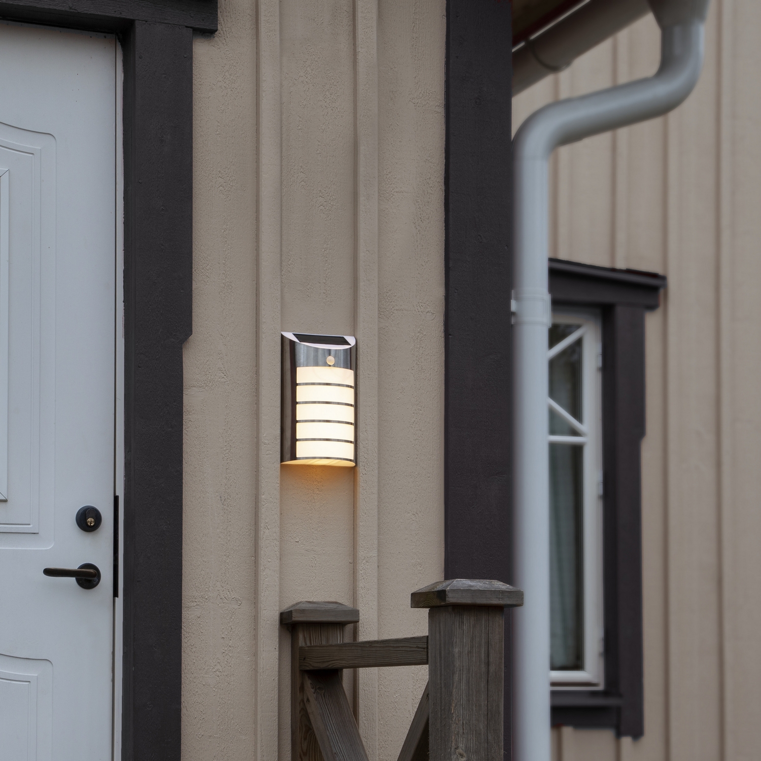 Solcells-vägglykta Star Trading Wally MotionTwilight