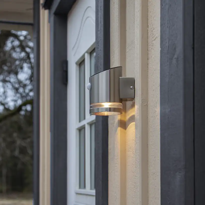 Solcells-vägglykta Star Trading Venicini 150/14 Lm St Steel MotionTwilight