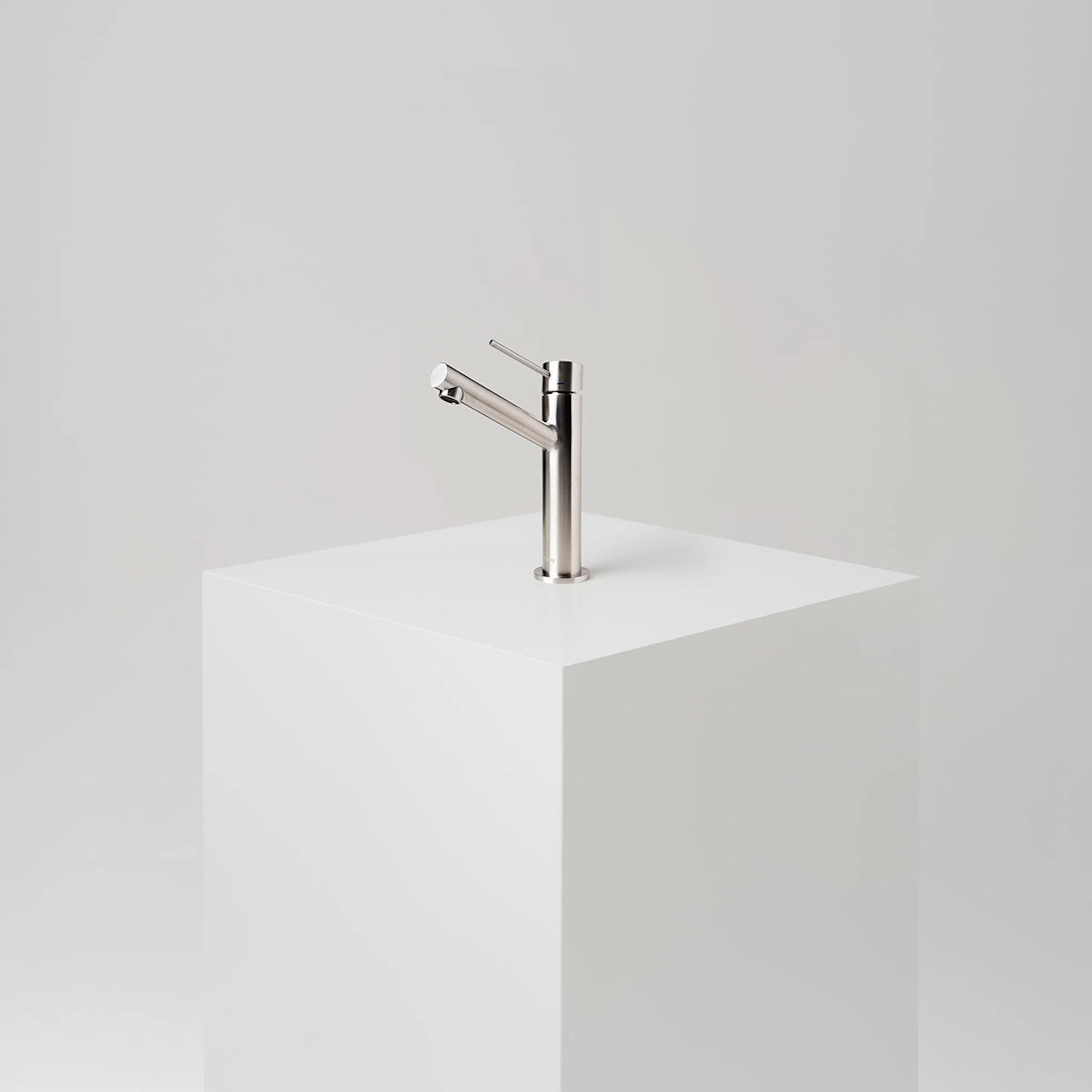 Tvättställsblandare INR by Scandtap Vector Mid