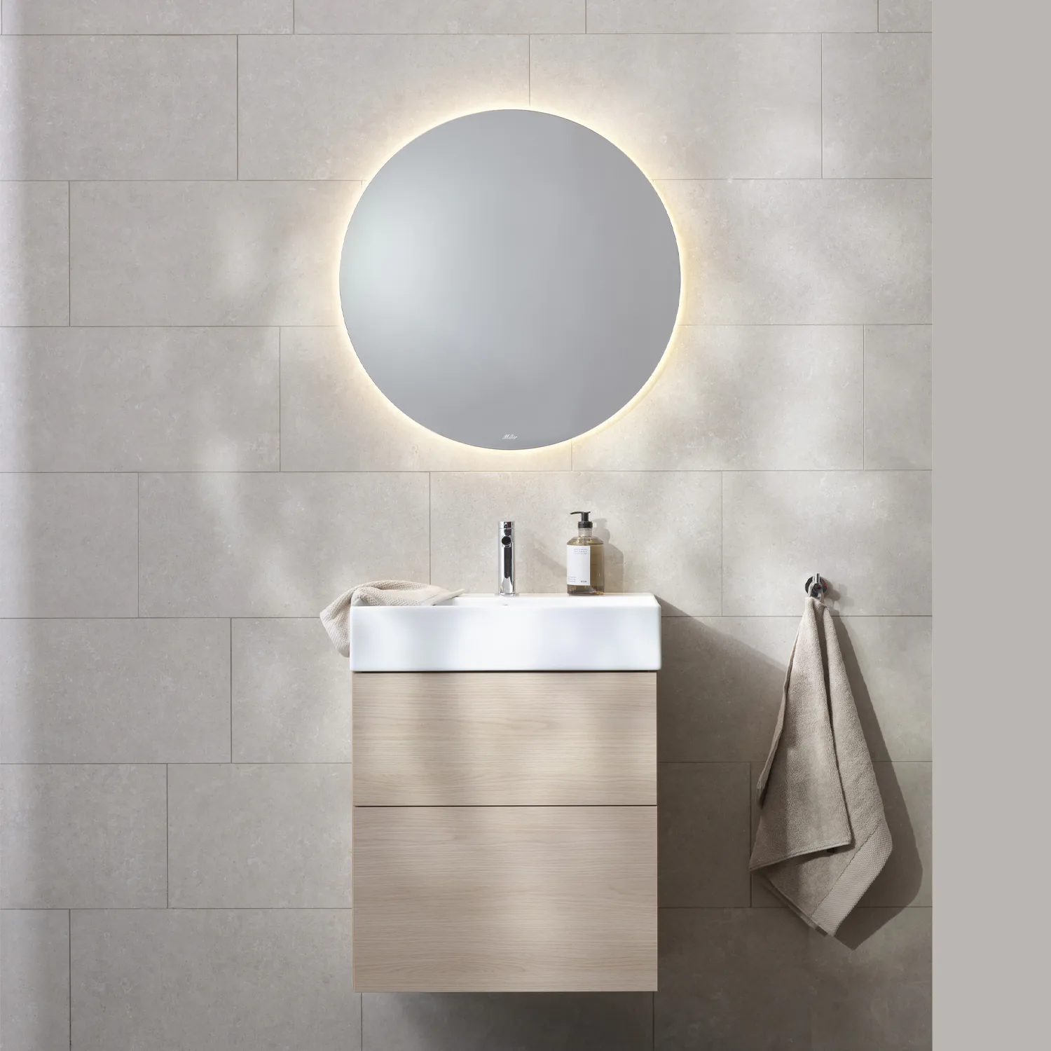 Möbelpaket Miller Badrum New York med Bloc Tvättställ och Ambient Spegel