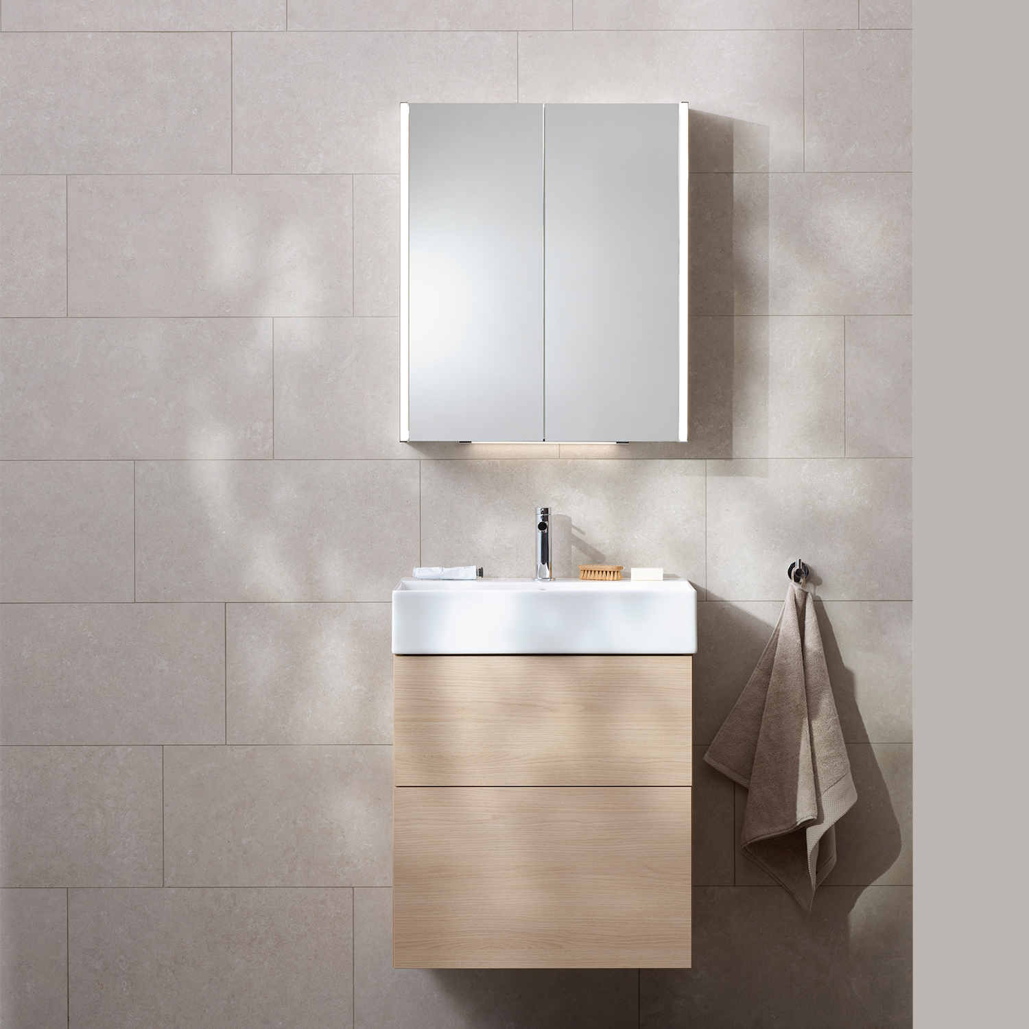 Möbelpaket Miller Badrum New York med Bloc Tvättställ och Spegelskåp