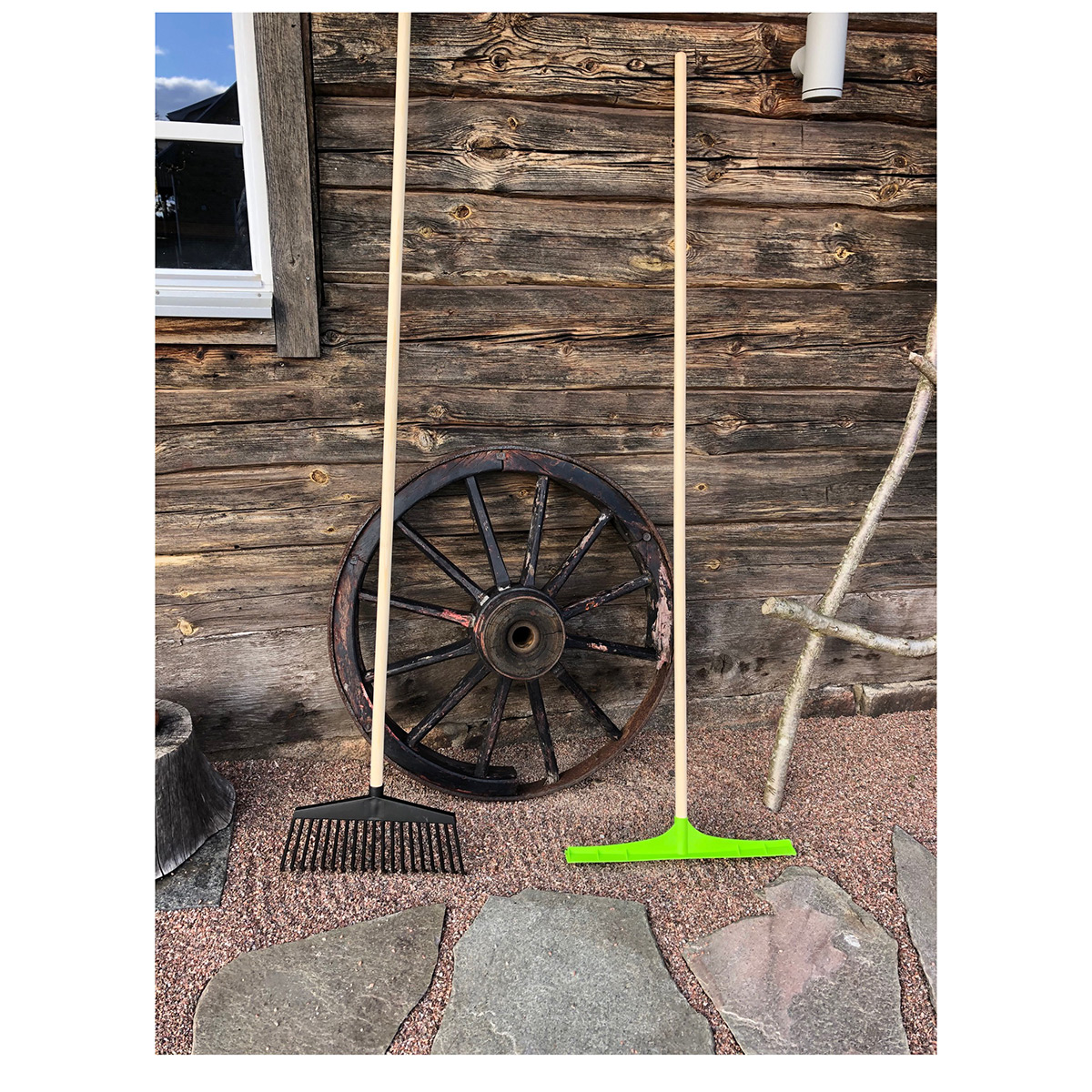 Träskaft Diameter 28mm x 180 cm