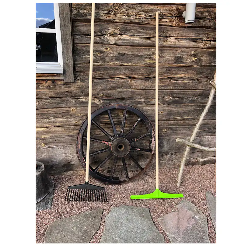 Träskaft Diameter 28mm x 180 cm