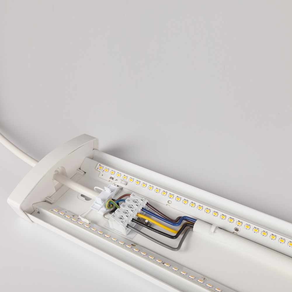 LED-Armatur Hide-a-lite Liteline 1200 ÖK