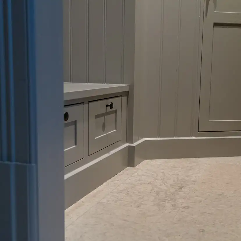 Kalksten Italian Marble Lindholmen 30 cm Fallande Längd Slipad