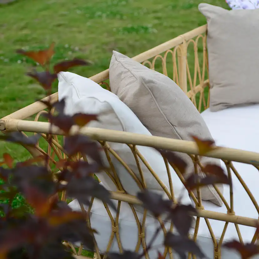 Dagbädd Hillerstorp Lyckesö med Bord och Dyna