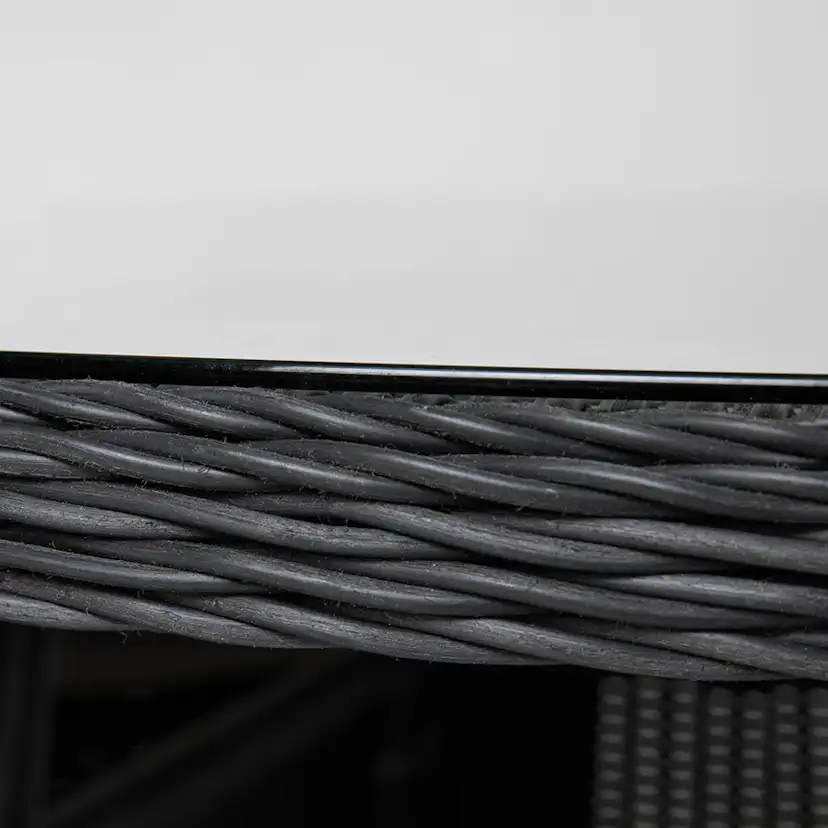 Matgrupp Utomhus Comfort Garden Marcus 140 Rund med 4 Light Utefåtöljer inkl. Dyna