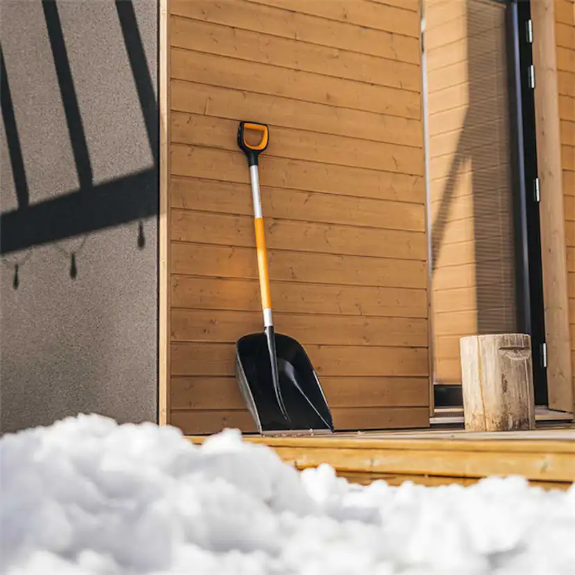 Snöskyffel Fiskars X-Series
