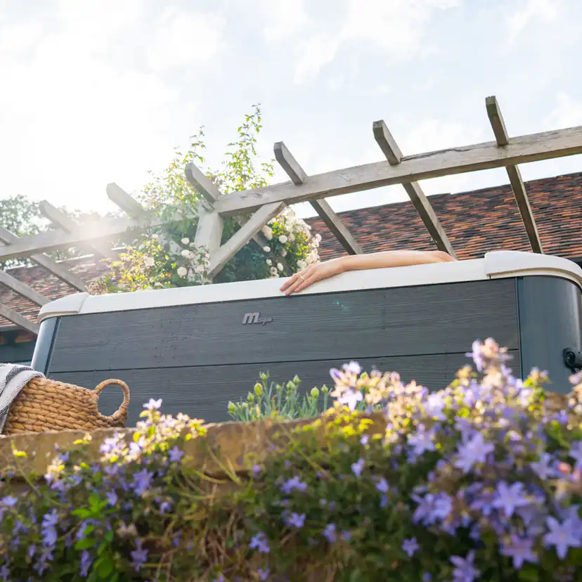 Utespa Mspa Frame Oslo 120 Jets Utomhus Spabad för 4 Personer med LED-Belysning