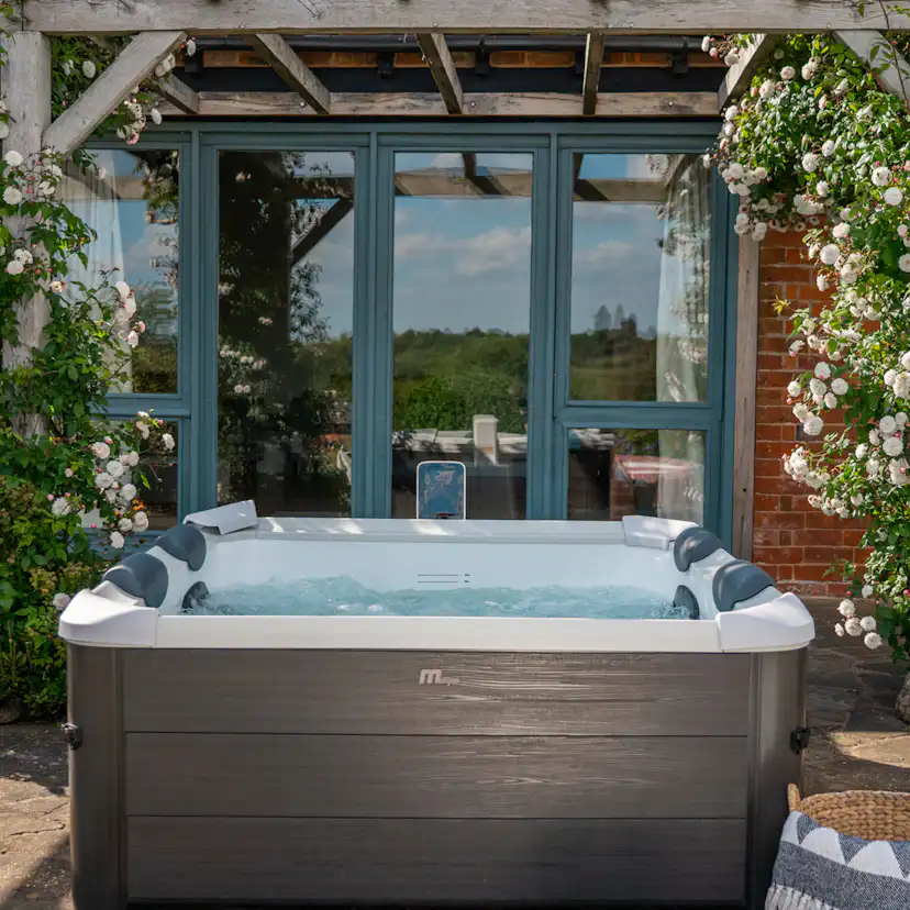 Utespa Mspa Frame Oslo 120 Jets Utomhus Spabad för 4 Personer med LED-Belysning