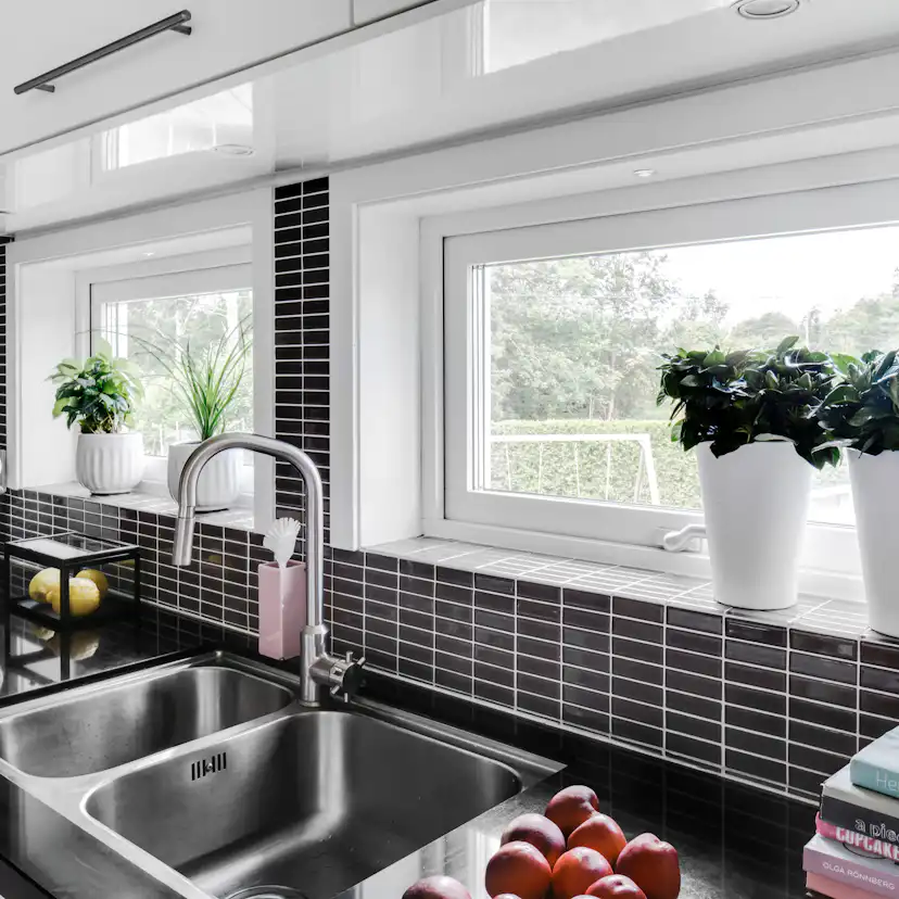 Överkantshängt Fönster Outline 3-Glas Trä