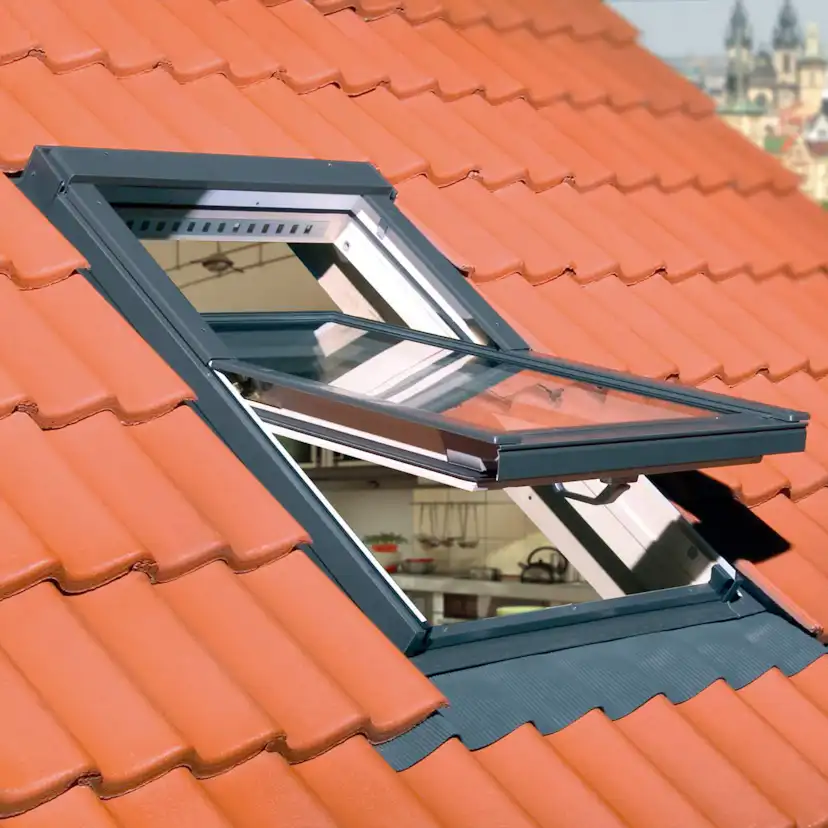 Takfönster Fakro Pivåhängt 2-Glas Lagerfört