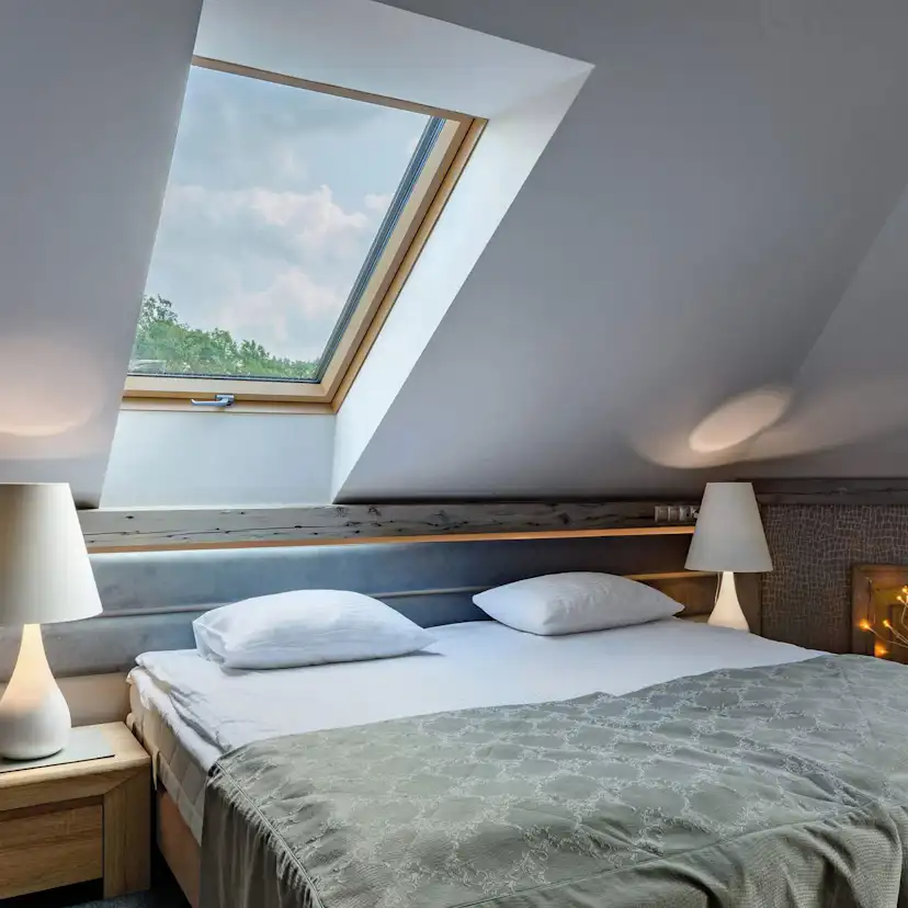 Takfönster Fakro Pivåhängt 3-Glas Lagerfört