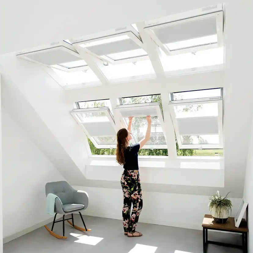 Takfönster Fakro Premium Pivåhängt 2-Glas Aluminium