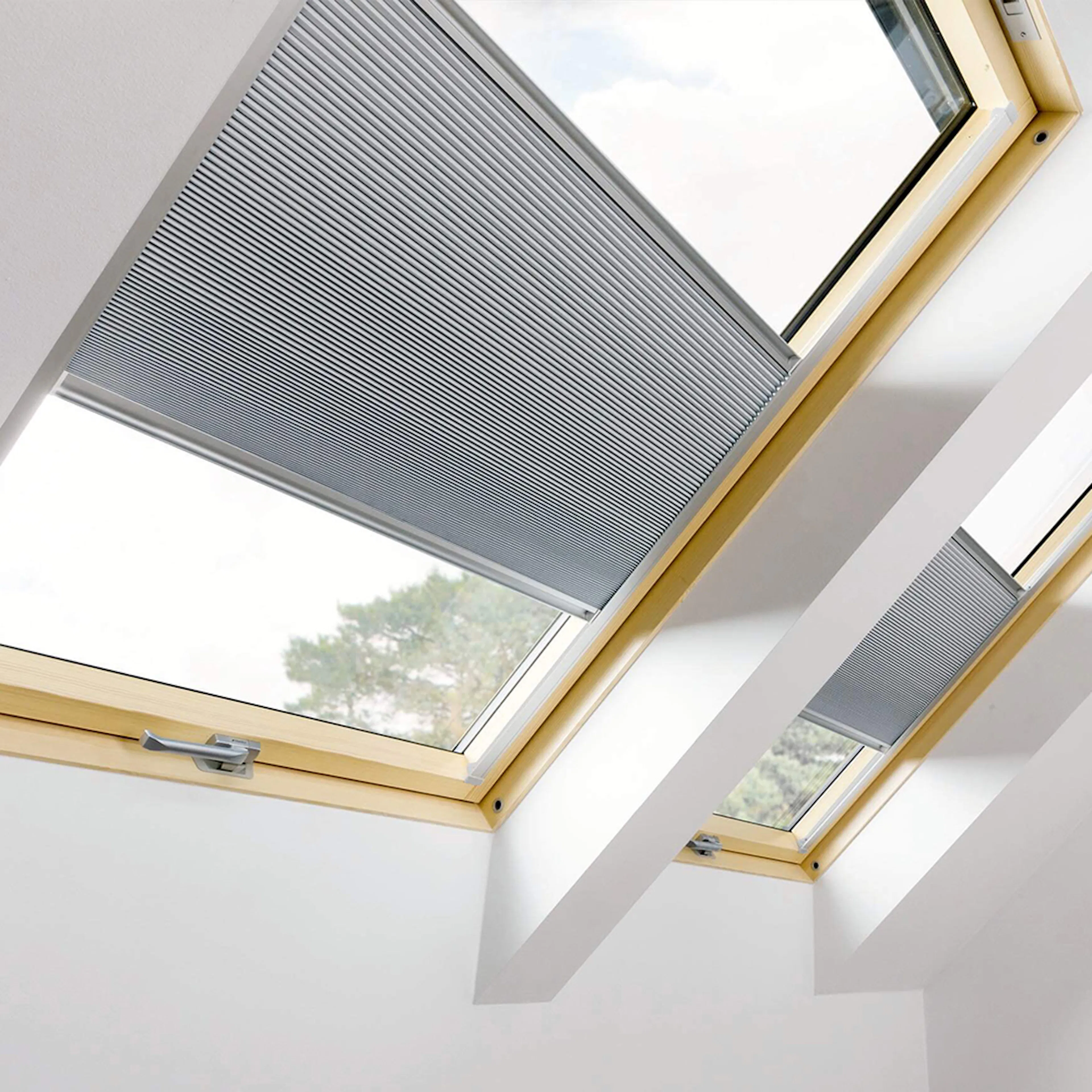 Plissé Fakro Takfönster