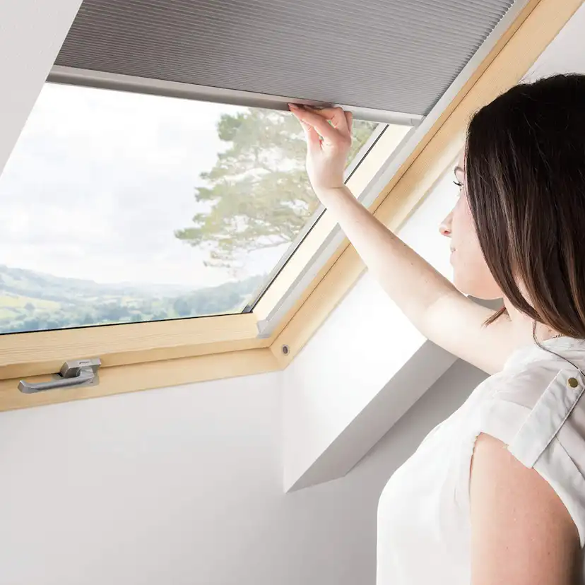 Plissé Fakro Takfönster