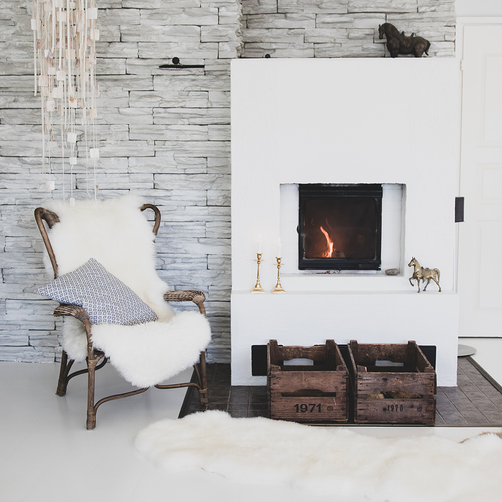 Loungeset Hillerstorp Praktö Fåtölj med Fotpall och Utebord