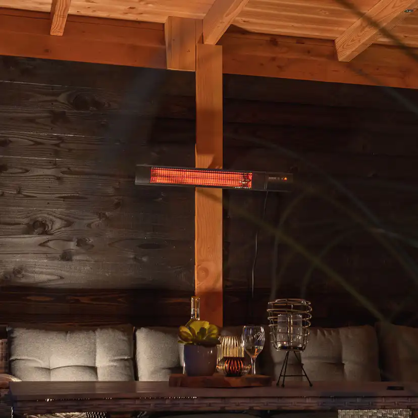 Infravärmare SunRed RD-DARK-25, Vägghängd Terrassvärmare med 2500 W Effekt