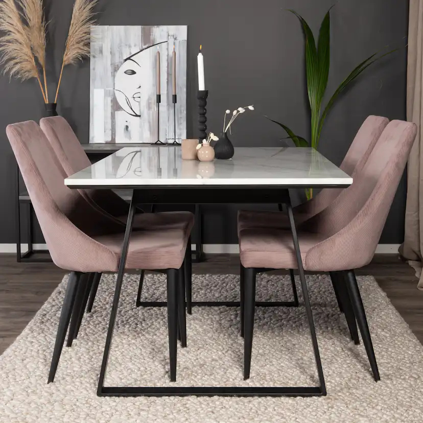 Matgrupp Venture Home Estelle 140 med 4 Laura Stolar ManchEstelle