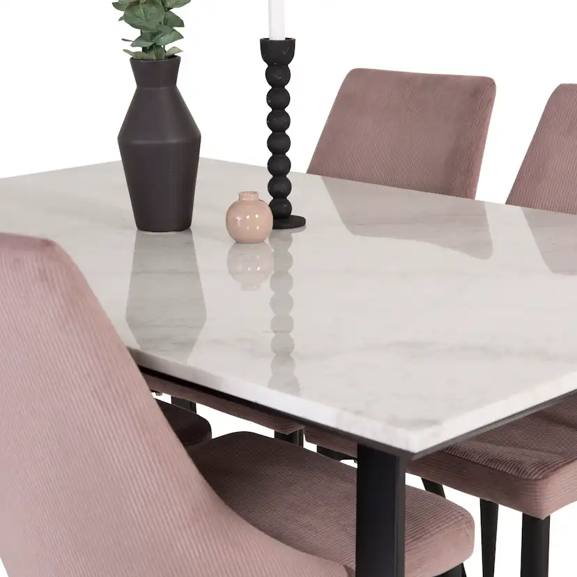 Matgrupp Venture Home Estelle 140 med 4 Laura Stolar ManchEstelle