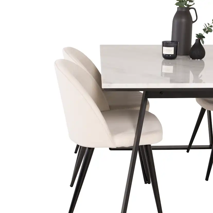 Matgrupp Venture Home Estelle 140 med 4 Valentina Stolar ManchEstelle