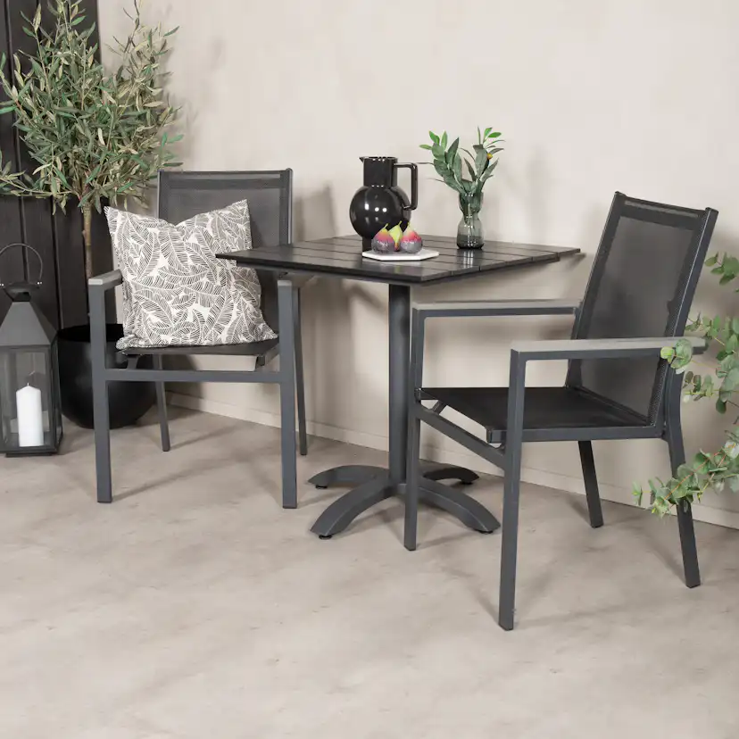 Cafégrupp Venture Home Canucks med 2 Pincy Stolar