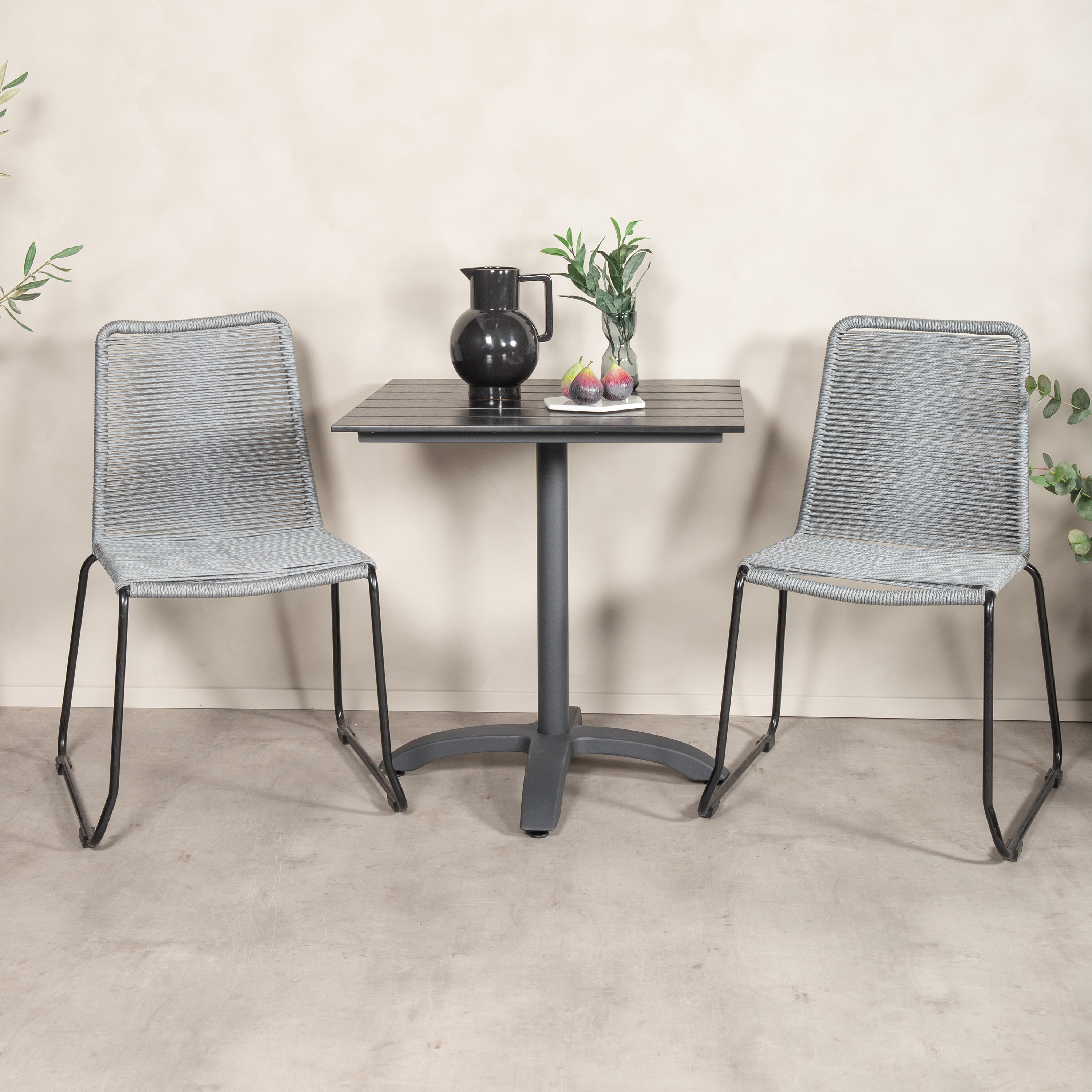 Cafégrupp Venture Home Canucks med 2 Leon Matstolar