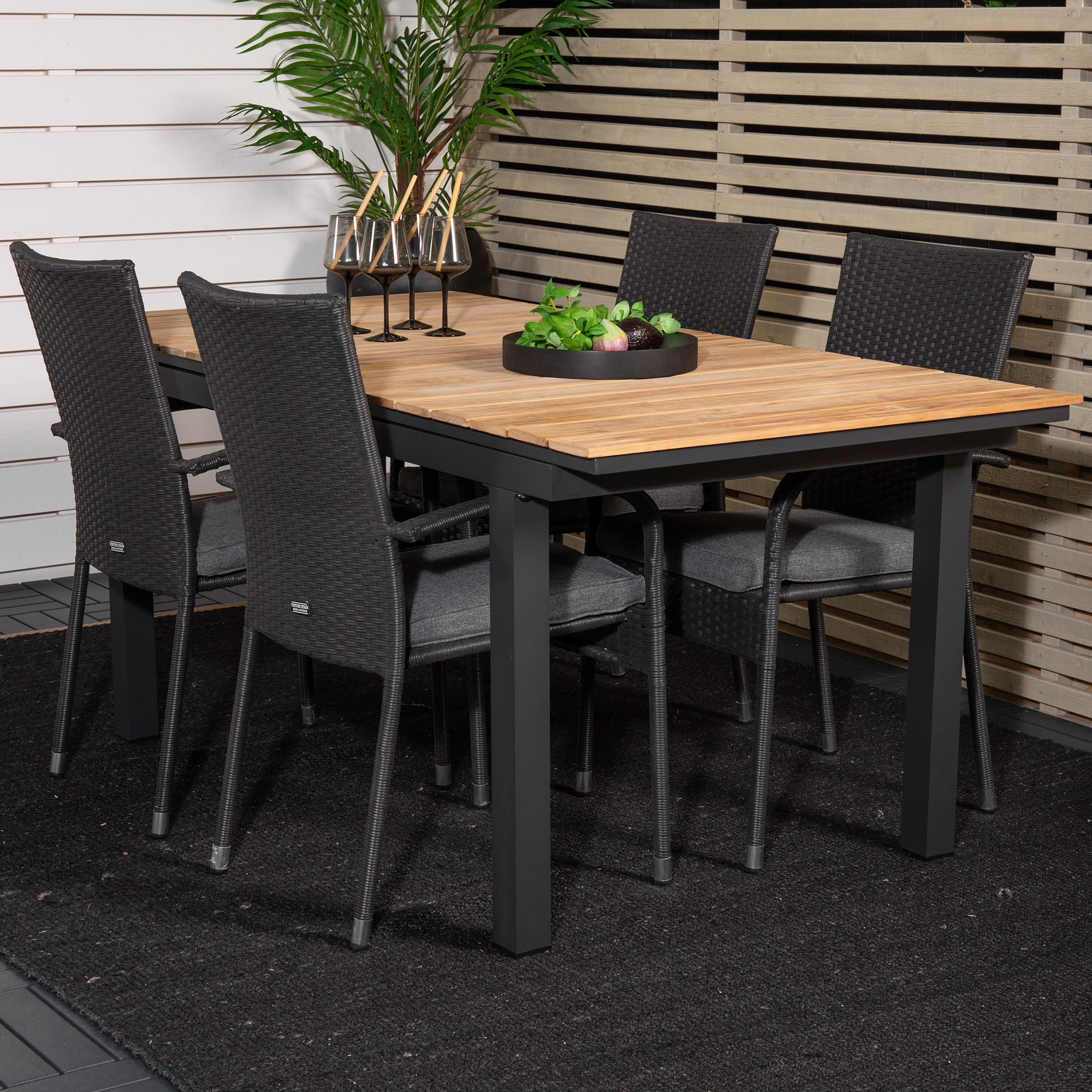 Matgrupp Utomhus Venture Home Meya 160/240 med 4 Asta Trädgårdsstolar