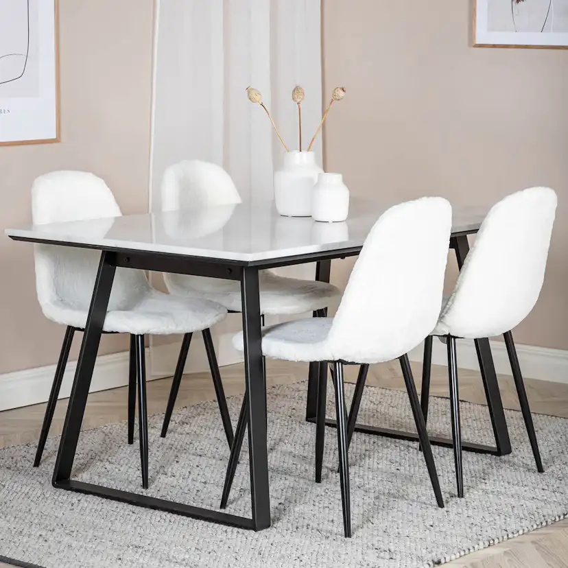 Matgrupp Venture Home Estelle 140 med 4 Pooya Stolar