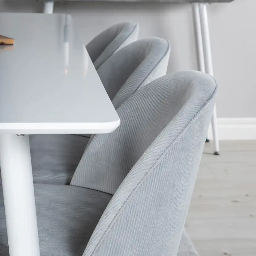 Matgrupp Venture Home Pobbie med 6 Valentina Stolar Manchester