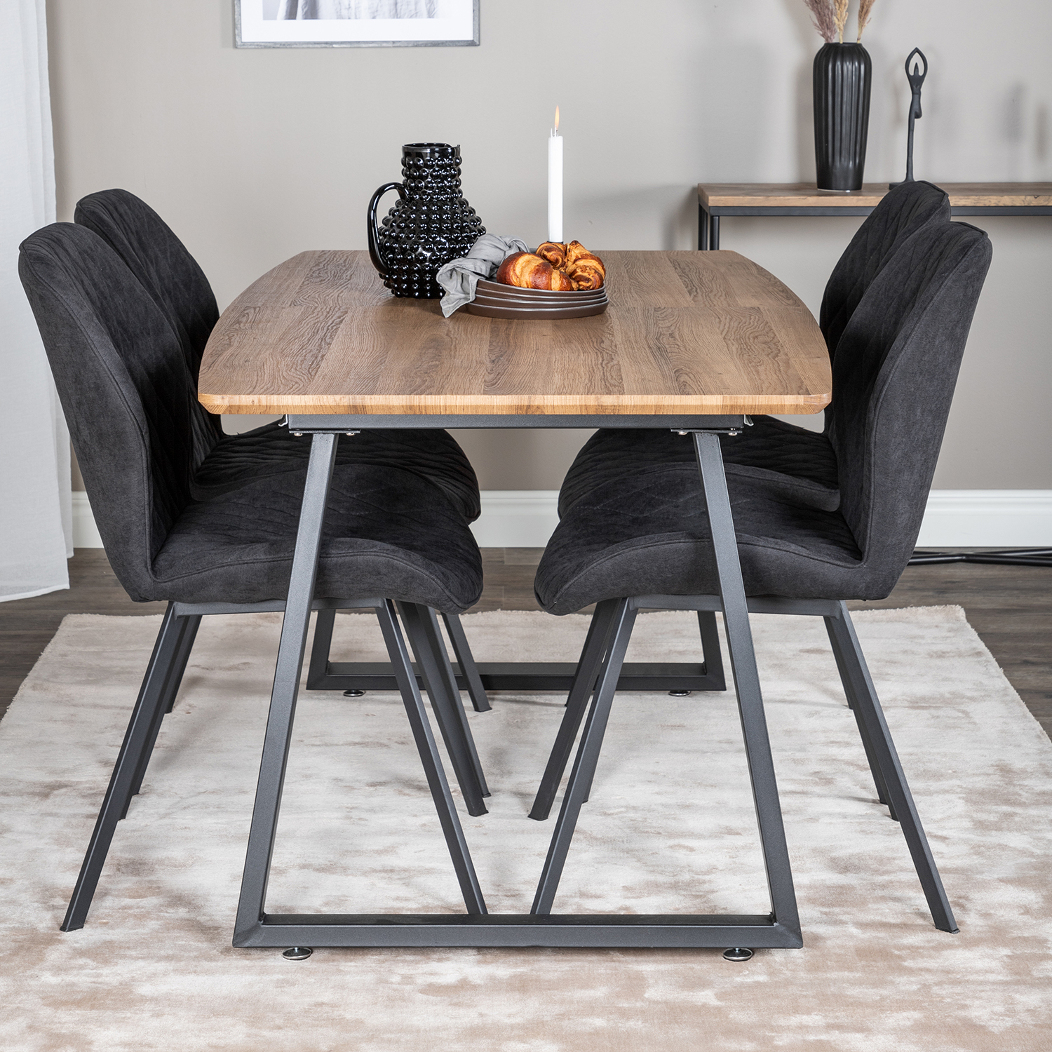 Matgrupp Venture Home Ina med 4 Geneva Stolar