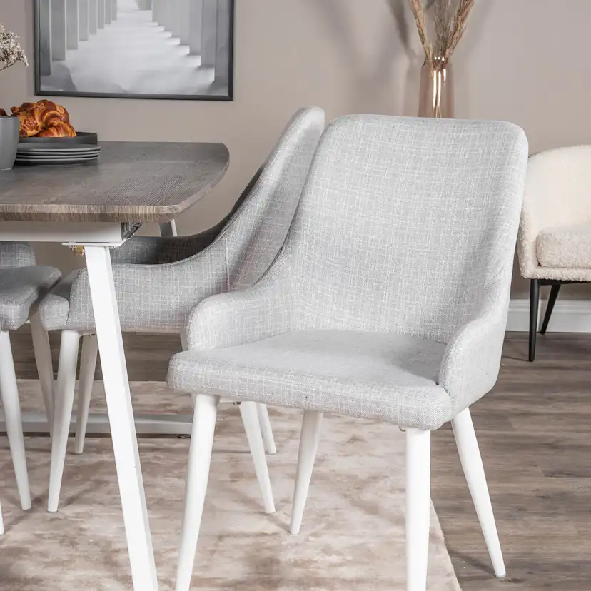 Matgrupp Venture Home Ina med 4 Plake Stolar