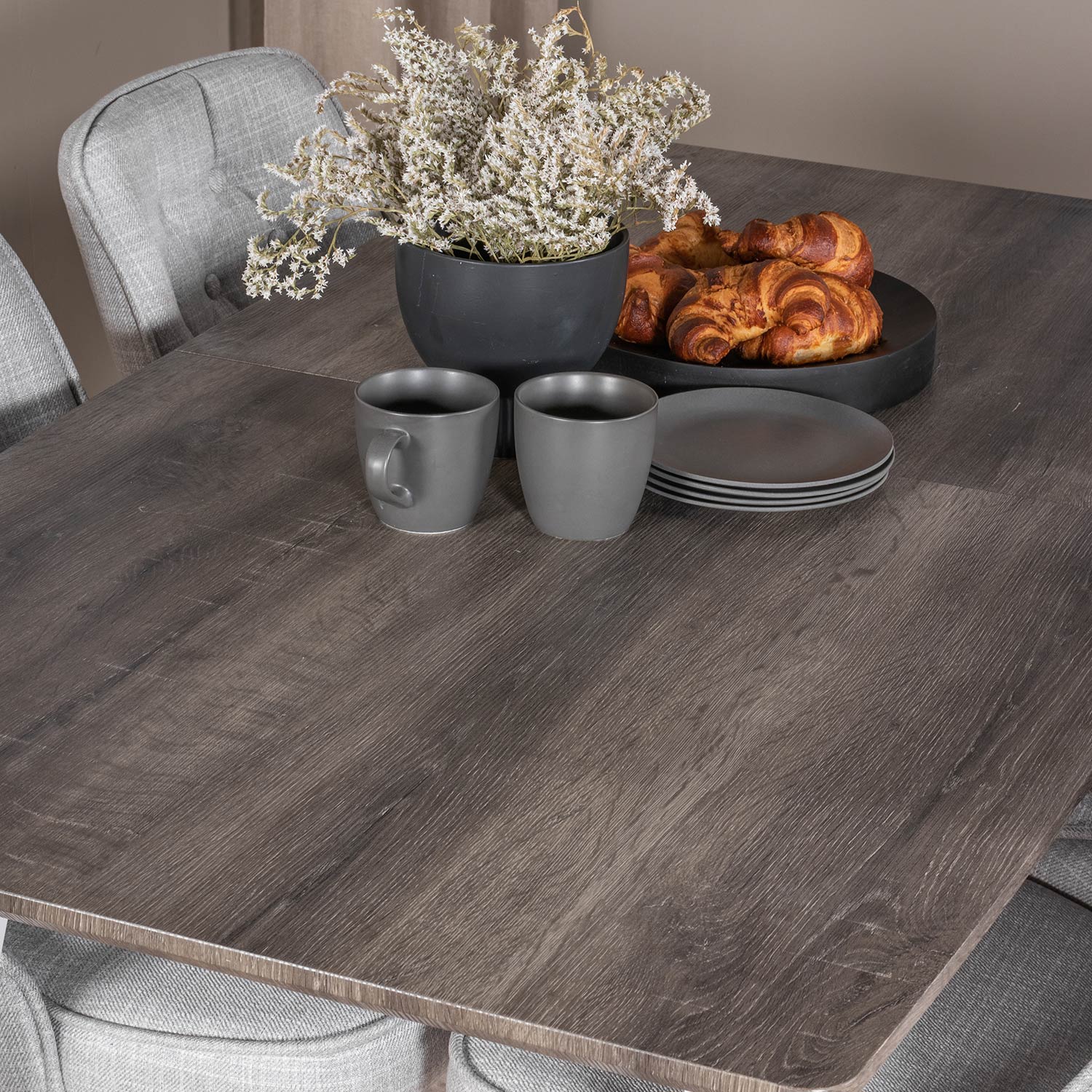 Matgrupp Venture Home Ina med 4 Vera Stolar Polyestertyg