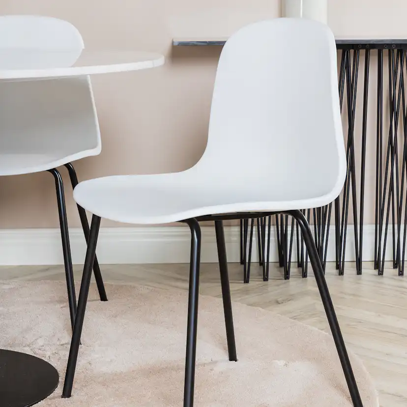 Matgrupp Venture Home Estelle med 4 Ardi Stolar